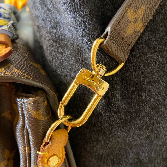 LOUIS モノグラム ショルダーバッグ ポシェット・メティスの通販 by she(⁎⁍̴̛ᴗ⁍̴̛⁎)|ルイヴィトンならラクマ VUITTON - ルイヴィトン 得価限定品