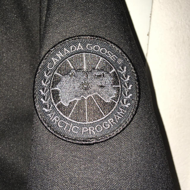 CANADA GOOSE(カナダグース)のカナダグース クレストン　ダウンジャケット　メンズ メンズのジャケット/アウター(ダウンジャケット)の商品写真