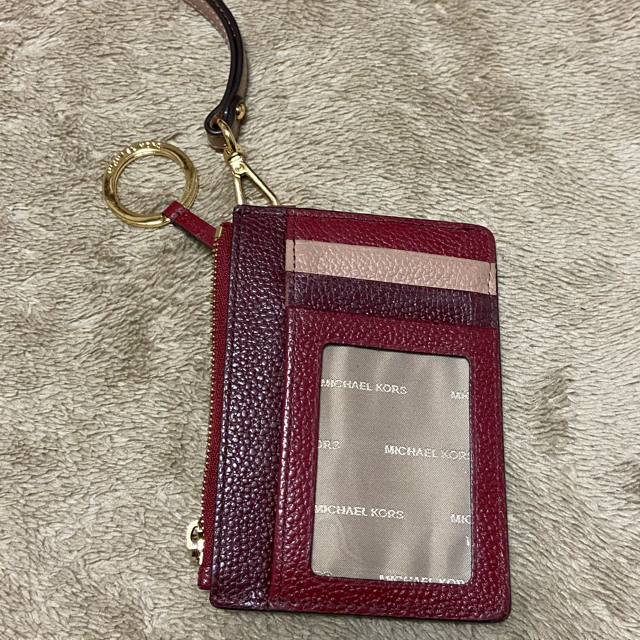 Michael Kors(マイケルコース)のmiu様専用マイケルコース 定期入れ MICHAEL KORS レディースのファッション小物(名刺入れ/定期入れ)の商品写真