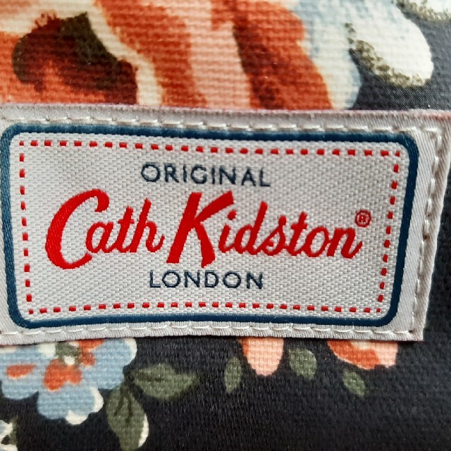 Cath Kidston(キャスキッドソン)の新品 キャスキッドソン バックパック リュック◆ネイビー◆花柄◆ピンク レディースのバッグ(リュック/バックパック)の商品写真