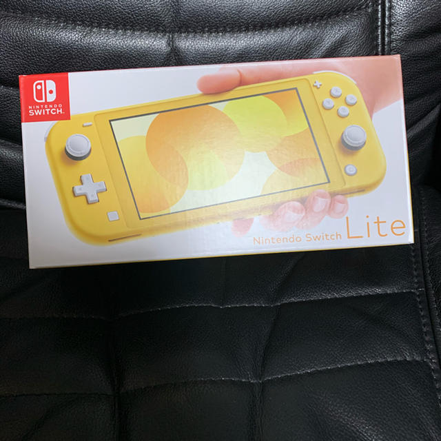 Nintendo Switch(ニンテンドースイッチ)の【新品未開封】Nintendo Switch Lite イエロー エンタメ/ホビーのゲームソフト/ゲーム機本体(家庭用ゲーム機本体)の商品写真