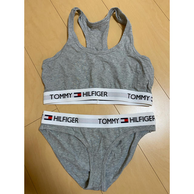 TOMMY(トミー)の最終お値下げ　Tommy レディース下着 レディースの下着/アンダーウェア(ブラ&ショーツセット)の商品写真