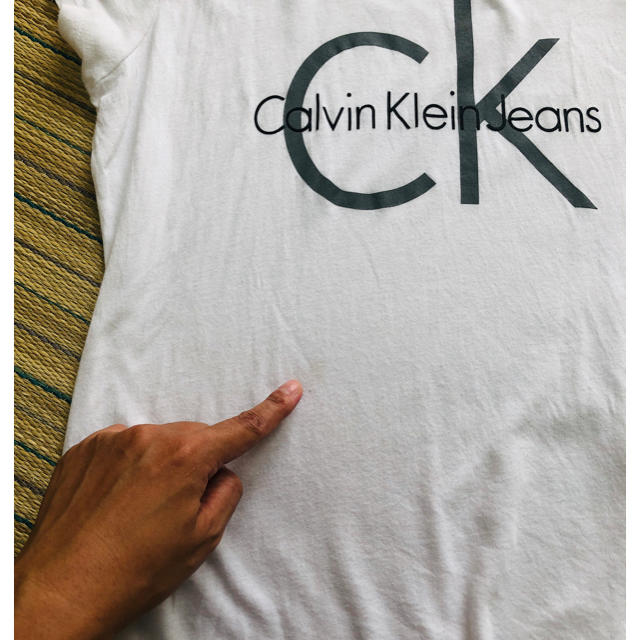 Calvin Klein(カルバンクライン)の【難あり】カルバン・クライン ロゴ入り Tシャツ Lサイズ レディースのトップス(Tシャツ(半袖/袖なし))の商品写真