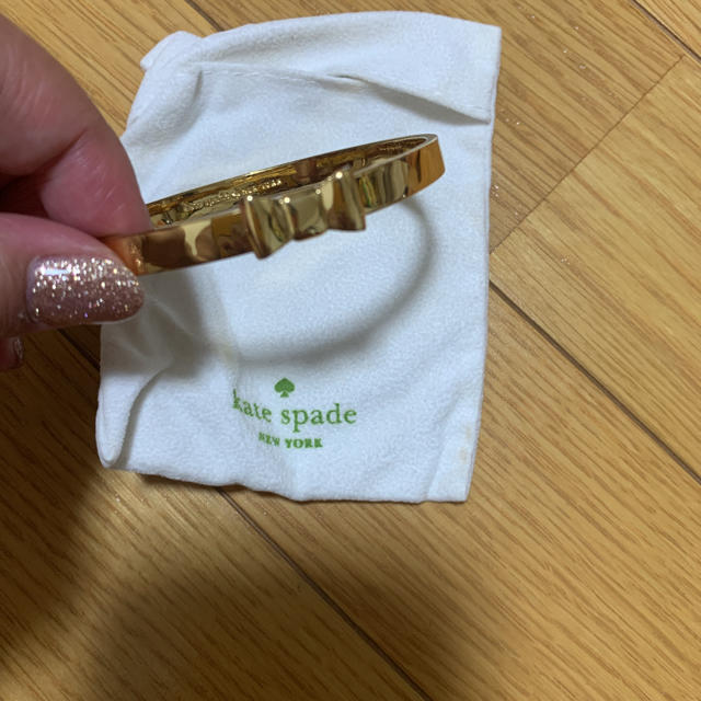 kate spade new york(ケイトスペードニューヨーク)のkatespade バングル レディースのアクセサリー(ブレスレット/バングル)の商品写真