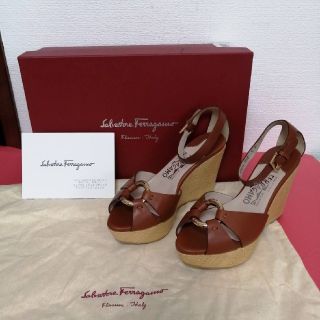 サルヴァトーレフェラガモ(Salvatore Ferragamo)の値下げ‼️未使用！サルヴァトーレフェラガモ パンプス(ハイヒール/パンプス)