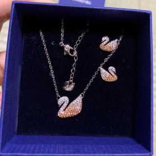 スワロフスキー(SWAROVSKI)のスワロフスキー　ネックレスピアスセット(ネックレス)