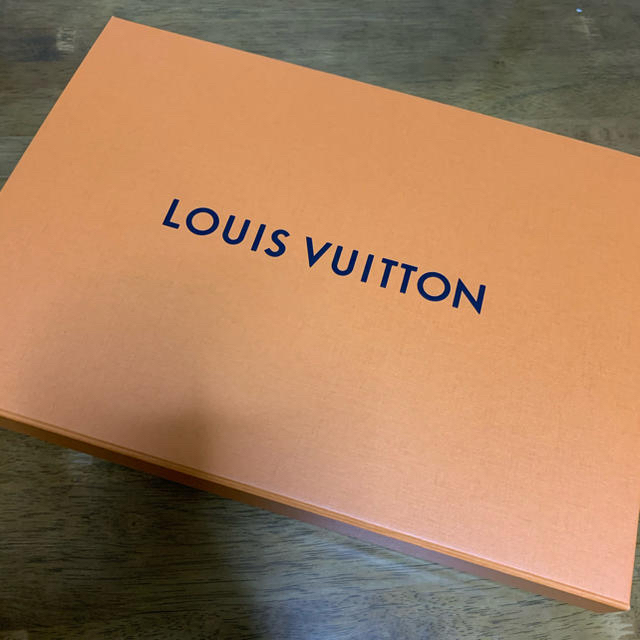 LOUIS VUITTON(ルイヴィトン)のエシャルプ　ロゴマニア　マフラー レディースのファッション小物(マフラー/ショール)の商品写真