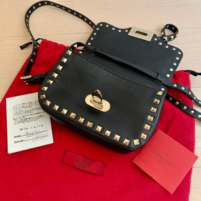 VALENTINO(ヴァレンティノ)のショコラ様専用✨Valentinoヴァレンチノロックスタッズポシェットブラック レディースのバッグ(ショルダーバッグ)の商品写真