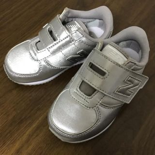 ニューバランス(New Balance)の【ことやん様専用】ニューバランス　シルバー　14cm キッズ　スニーカー(スニーカー)