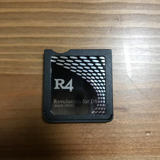 ニンテンドーDS(ニンテンドーDS)の［中古美品］R4 （Revolution for DS）(携帯用ゲームソフト)
