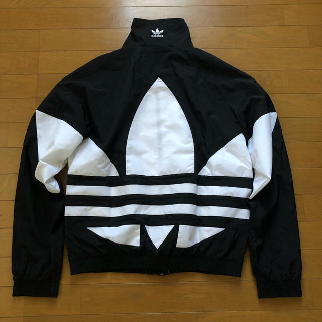 adidas(アディダス)のアディダス オリジナルス ★新品★未使用★ナイロンジャケット★ジャージ★ メンズのジャケット/アウター(ナイロンジャケット)の商品写真