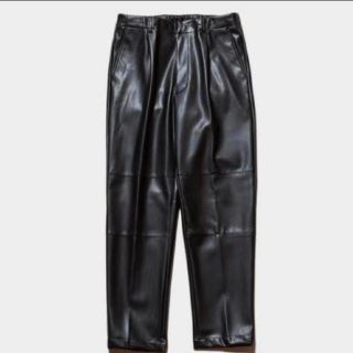 サンシー(SUNSEA)のstein FAKE LEATHER TROUSERS mサイズ(スラックス)