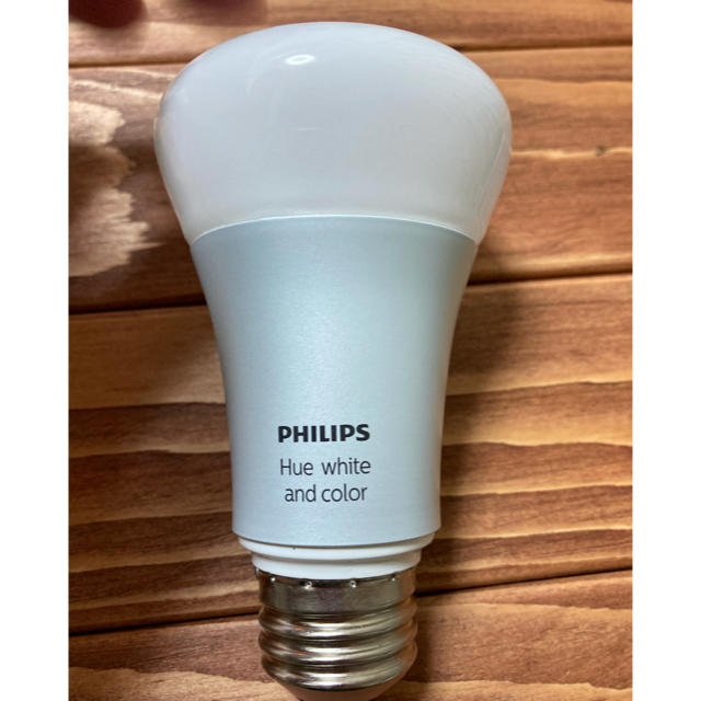 PHILIPS(フィリップス)のHue white and color + Hue Bridge インテリア/住まい/日用品のライト/照明/LED(蛍光灯/電球)の商品写真