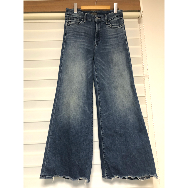 L'Appartement DEUXIEME CLASSE(アパルトモンドゥーズィエムクラス)のMOTHER ROLLER CROP ANKLE DENIM レディースのパンツ(デニム/ジーンズ)の商品写真