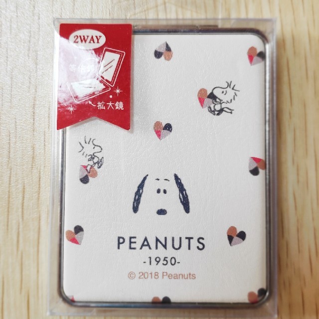 PEANUTS(ピーナッツ)の【新品】ﾐﾗｰ スヌーピー コンパクトミラー 二面 拡大鏡 PEANUTS レディースのファッション小物(ミラー)の商品写真