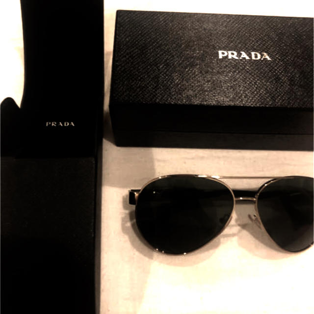 PRADA(プラダ)の【いいねいらない】PRADA サングラス メンズのファッション小物(サングラス/メガネ)の商品写真