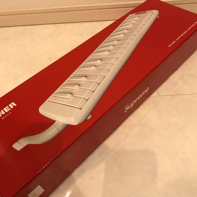 Supreme Hohner Melodica White 1