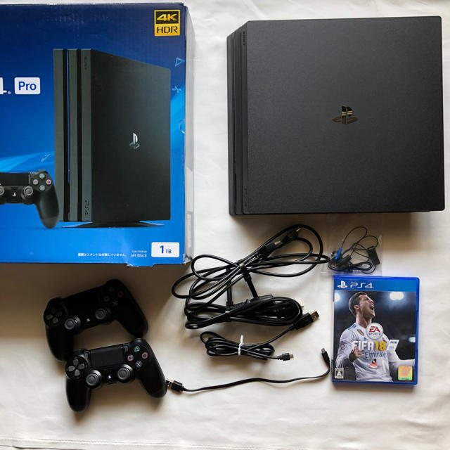 PS4 pro 1TB コントローラー2つ付き　各付属品完備　証明書有り