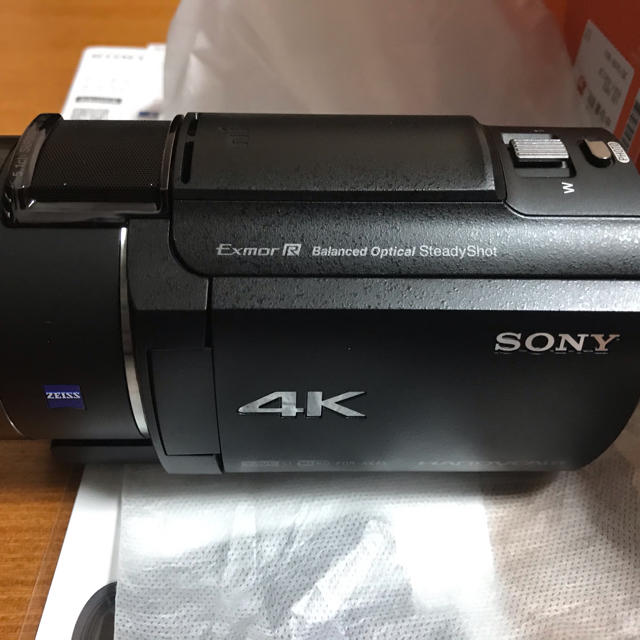 sony FDR-AX45.