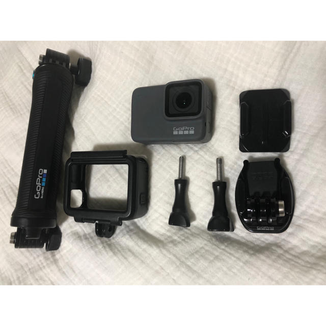 GoPro(ゴープロ)のGoProhero7 silver スマホ/家電/カメラのカメラ(コンパクトデジタルカメラ)の商品写真