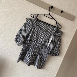 アベイル(Avail)の新品　トップス　肩出し(カットソー(半袖/袖なし))