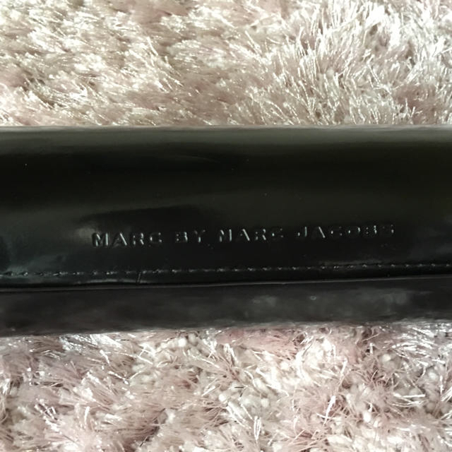 MARC BY MARC JACOBS(マークバイマークジェイコブス)のメガネ ケース☆美品☆ レディースのファッション小物(サングラス/メガネ)の商品写真