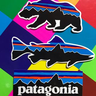 パタゴニア(patagonia)の★最新作★新品未使用　パタゴニア　フィッツロイ柄ステッカー　3枚セット　ベア(その他)