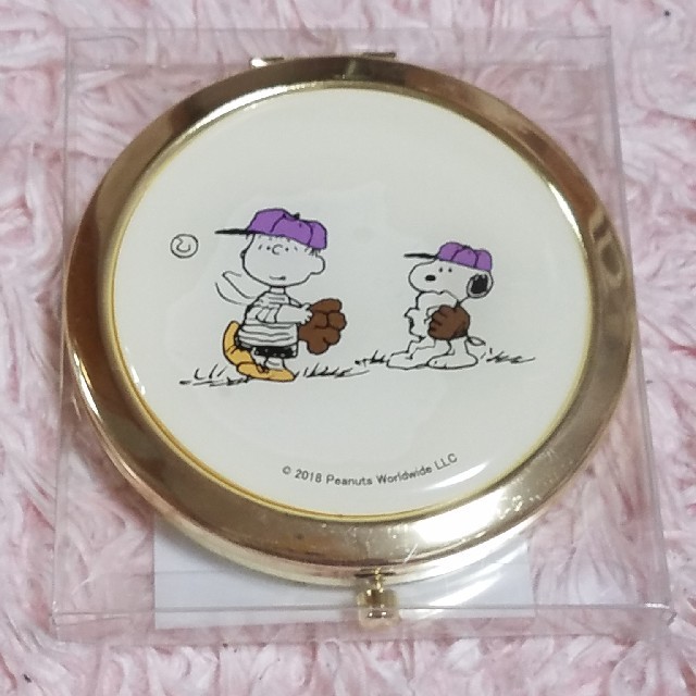 SNOOPY(スヌーピー)のスヌーピー　コンパクトミラー　鏡　コンパクト　PEANUTS SNOOPY レディースのファッション小物(ミラー)の商品写真