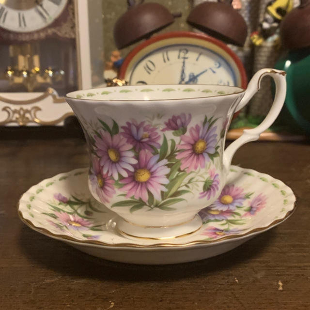 ROYAL ALBERT(ロイヤルアルバート)のロイヤルアルバートSeptember カップ&ソーサー新品 インテリア/住まい/日用品のキッチン/食器(グラス/カップ)の商品写真