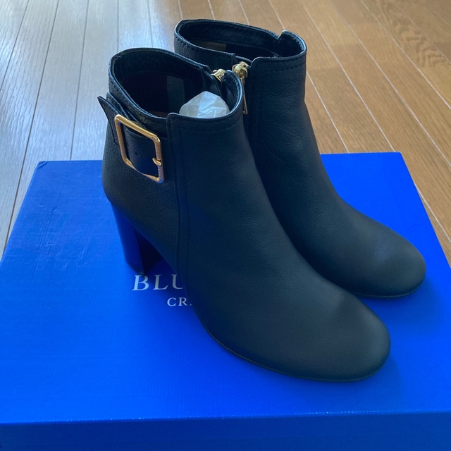 BURBERRY BLUE LABEL(バーバリーブルーレーベル)のブルーレーベルクレストブリッジ　ショートブーツ レディースの靴/シューズ(ブーツ)の商品写真