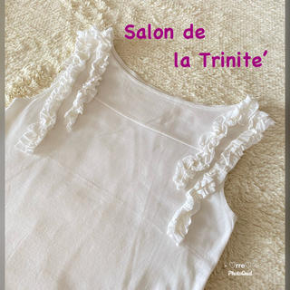 サロンデュラトリニーテ(Salon de la Trinite')の値下げ✦︎サロンデュラトリニーテ❤︎肩フリル❤︎ノースリーブ カットソー(カットソー(半袖/袖なし))