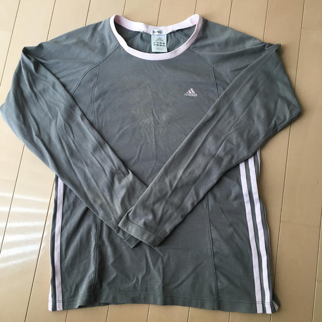 adidas(アディダス)のアディダス　レディース長袖Tシャツ　adidas レディースのトップス(Tシャツ(長袖/七分))の商品写真