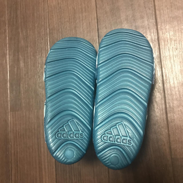 adidas(アディダス)のadidas キッズサンダル キッズ/ベビー/マタニティのキッズ靴/シューズ(15cm~)(サンダル)の商品写真