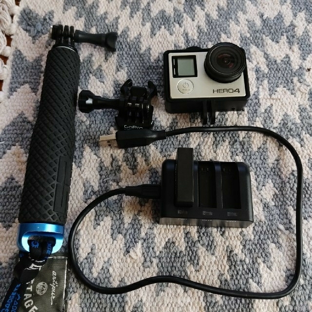 GoPro(ゴープロ)のGoPro HERO4 ゴープロ　シルバーエディション スマホ/家電/カメラのカメラ(コンパクトデジタルカメラ)の商品写真