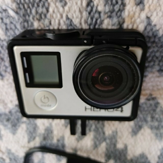 GoPro(ゴープロ)のGoPro HERO4 ゴープロ　シルバーエディション スマホ/家電/カメラのカメラ(コンパクトデジタルカメラ)の商品写真