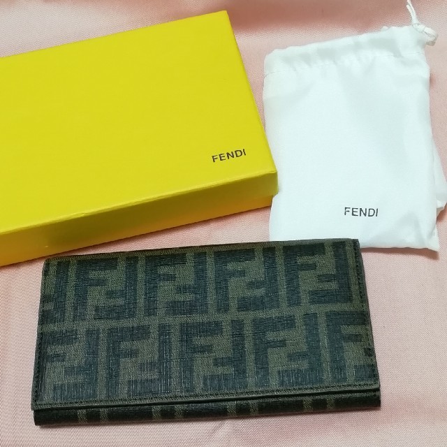 レディースFENDI 長財布 箱 内袋付