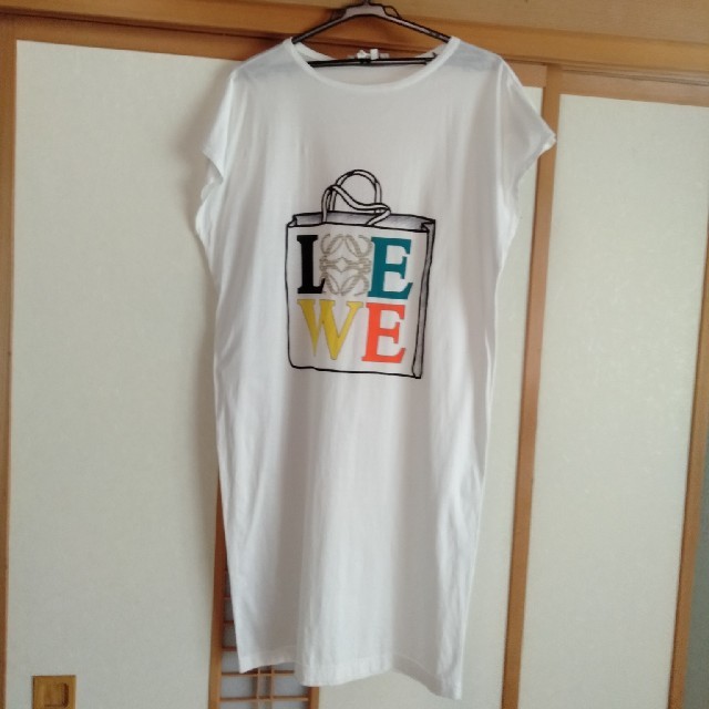 LOEWE(ロエベ)のLOEWE　ロングＴシャツ　ロエベ レディースのトップス(Tシャツ(半袖/袖なし))の商品写真