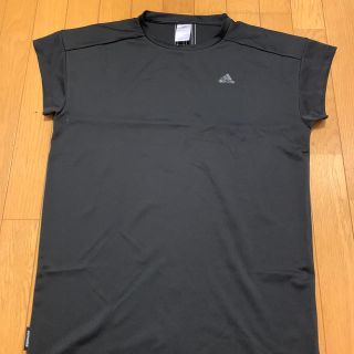 アディダス(adidas)のadidas Tシャツ(Tシャツ(半袖/袖なし))