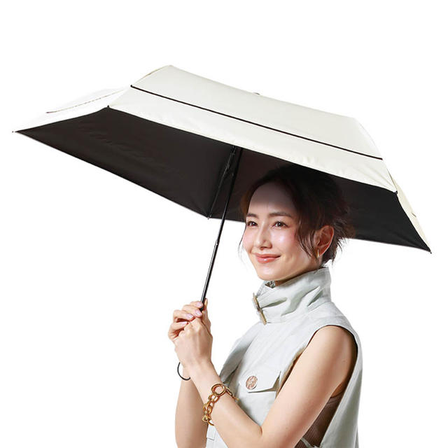 宝島社(タカラジマシャ)の大人気商品❤️ 「SUN DEFENCE」遮光100%❤️折りたたみ晴雨兼用❤️ レディースのファッション小物(傘)の商品写真