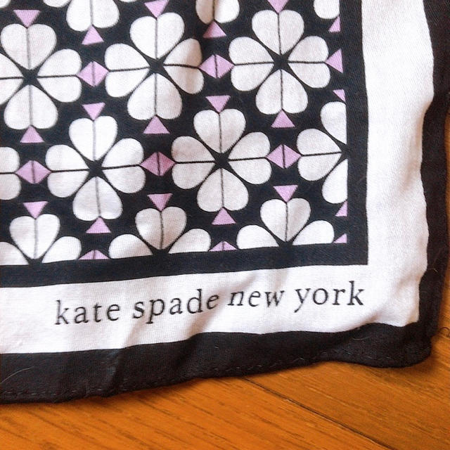 kate spade new york(ケイトスペードニューヨーク)のkate♠︎spade ハンカチ　(薄め) レディースのファッション小物(ハンカチ)の商品写真