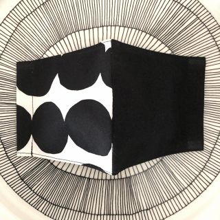 マリメッコ(marimekko)のマリメッコ ラシィマット×ブラック☆インナーマスク☆ハンドメイド(その他)