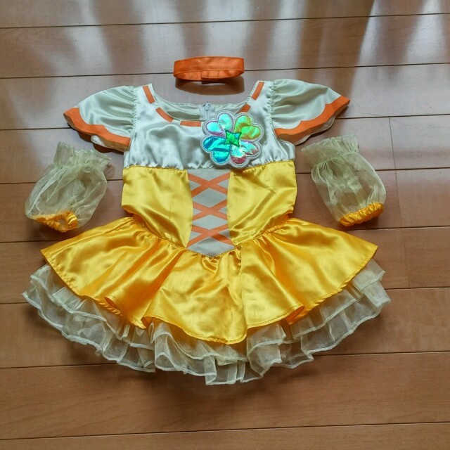 BANDAI(バンダイ)のフレッシュプリキュアドレス キッズ/ベビー/マタニティのキッズ服女の子用(90cm~)(ワンピース)の商品写真