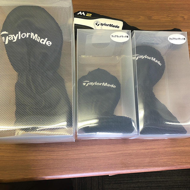 TaylorMade(テーラーメイド)の新品未使用　テーラーメイド　ヘッドカバー　1w フェアウェイウッド2個　UT チケットのスポーツ(ゴルフ)の商品写真