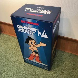 be@rbrick 1000% ベアブリック 鉄腕アトム Astro boyの通販 by よっ ...