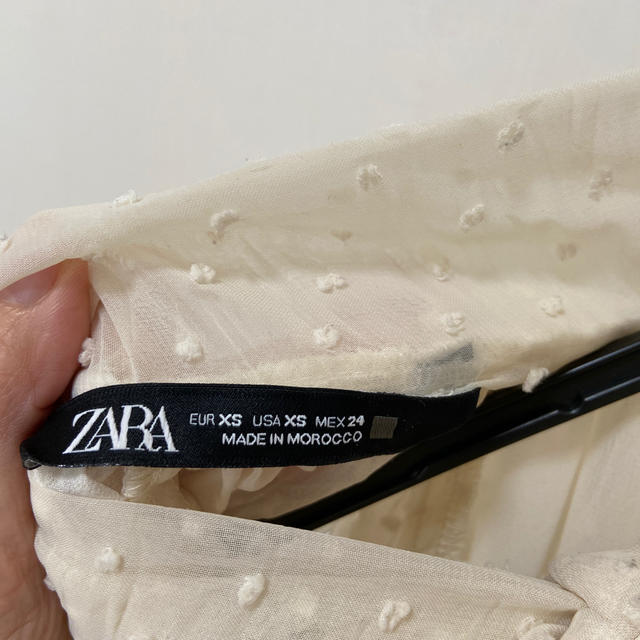 ZARA(ザラ)のZARA ボウタイブラウス レディースのトップス(シャツ/ブラウス(長袖/七分))の商品写真