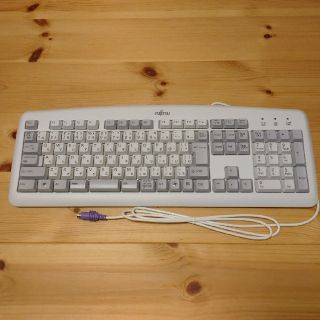 フジツウ(富士通)のも一回値下‼️【未使用】富士通  キーボード  KB-0325(PC周辺機器)