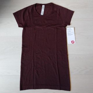 ルルレモン(lululemon)のlululemon Tシャツ　トレーニングウエア　ヨガ(ヨガ)