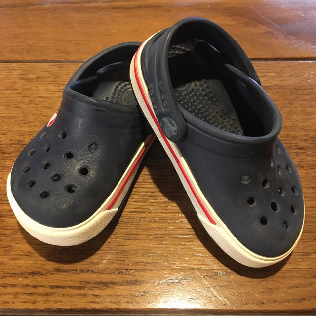 crocs(クロックス)のcrocs 4c5 ( 12〜13cm ) キッズ/ベビー/マタニティのベビー靴/シューズ(~14cm)(サンダル)の商品写真