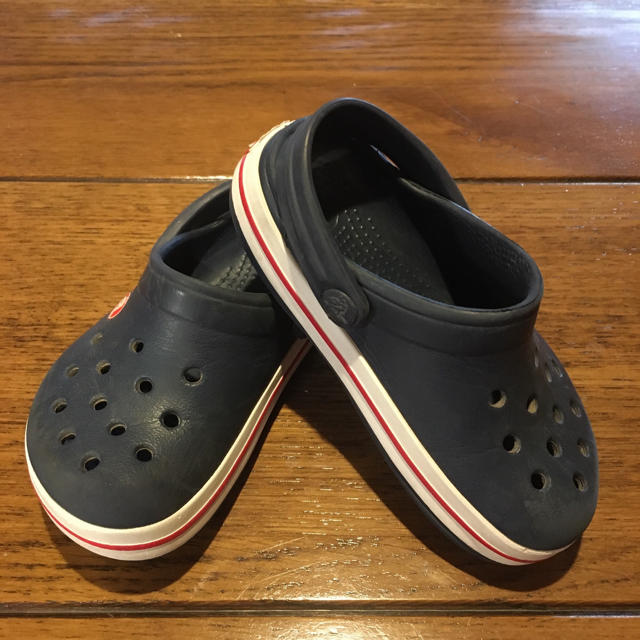 crocs(クロックス)のcrocs 6c7 ( 14〜15cm ) キッズ/ベビー/マタニティのベビー靴/シューズ(~14cm)(サンダル)の商品写真