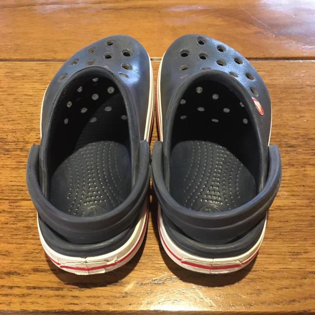 crocs(クロックス)のcrocs 6c7 ( 14〜15cm ) キッズ/ベビー/マタニティのベビー靴/シューズ(~14cm)(サンダル)の商品写真